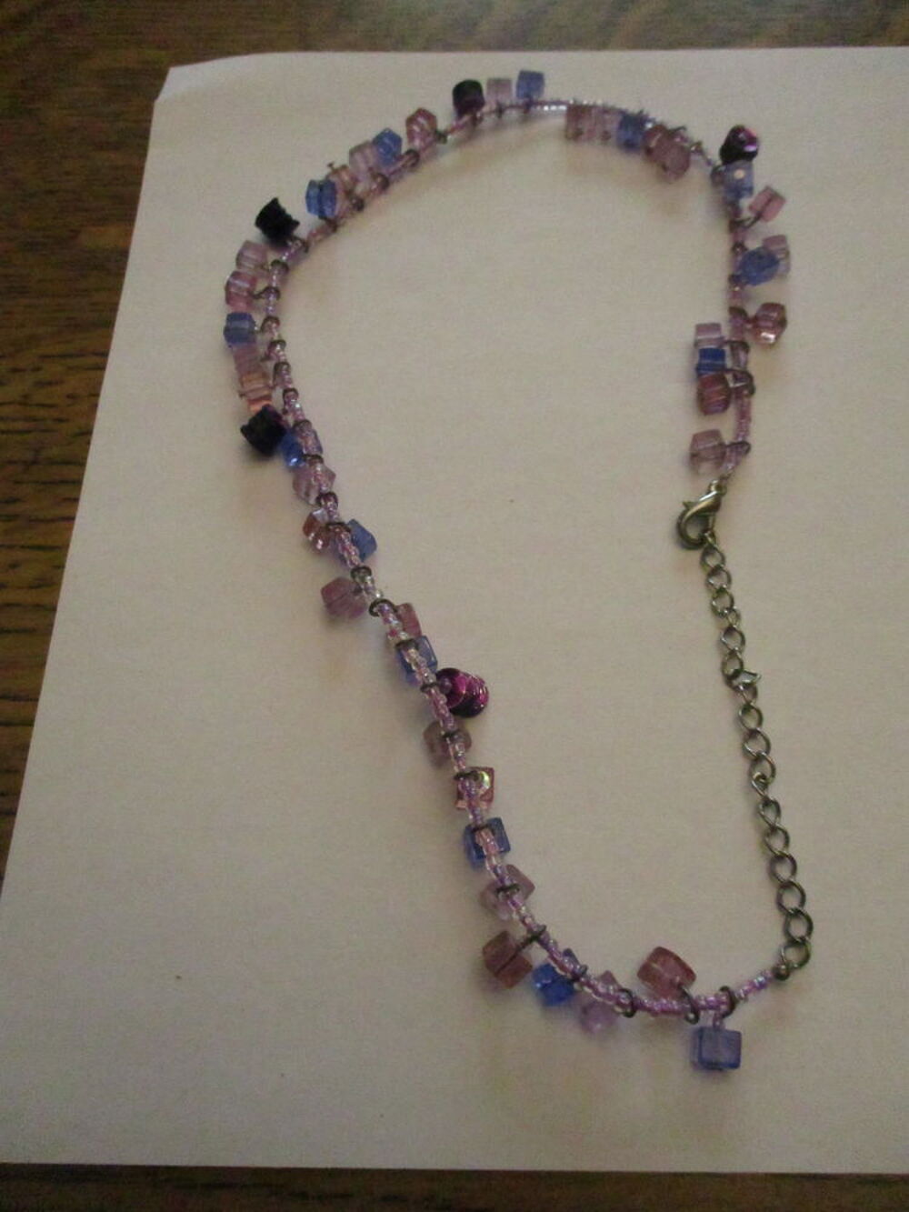 2 colliers fantaisies petites perles bleu et rose 40 cm Bijoux et montres