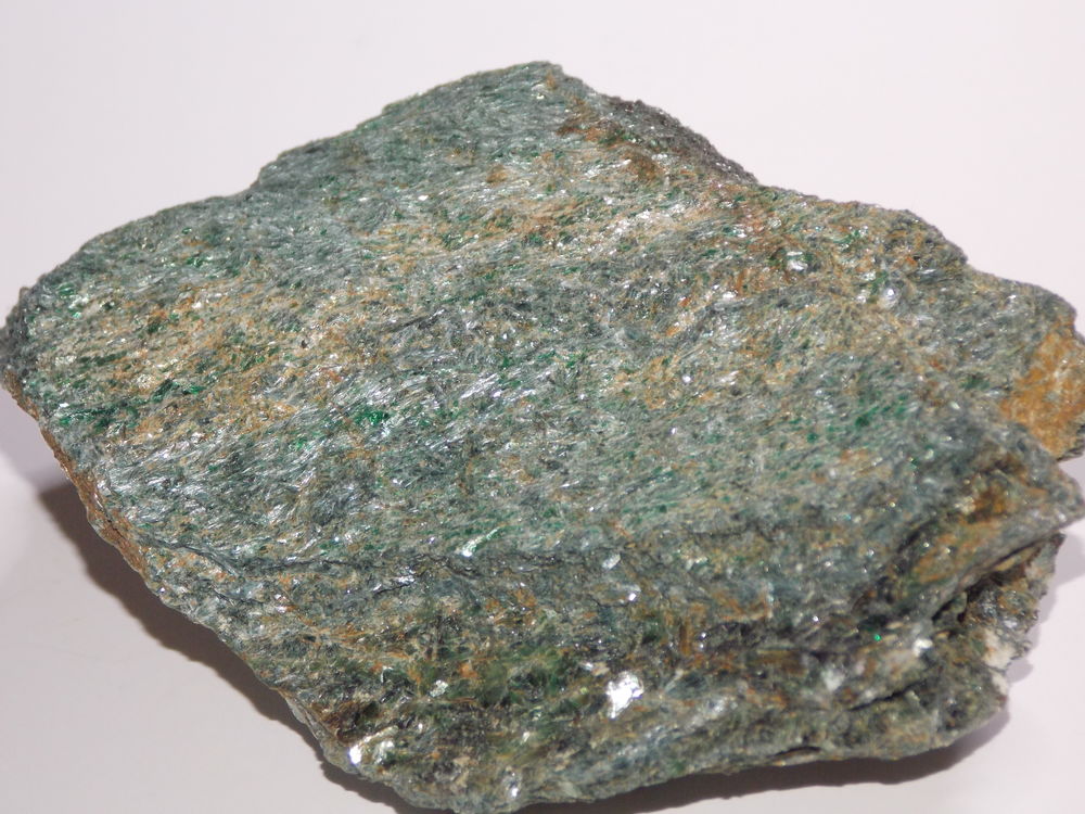 Fuschite Br&eacute;sil 462gr 121 x 77 x 45 mm 