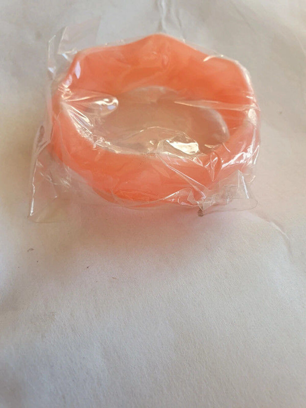 Bracelet rose clair neuf - encore emball&eacute; Bijoux et montres