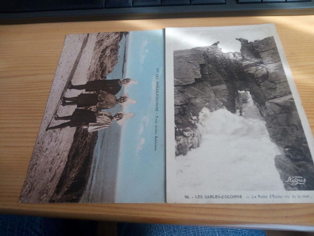 LOT DEUX CARTES POSTALES ANCIENNES LES SABLES D OLONNE 