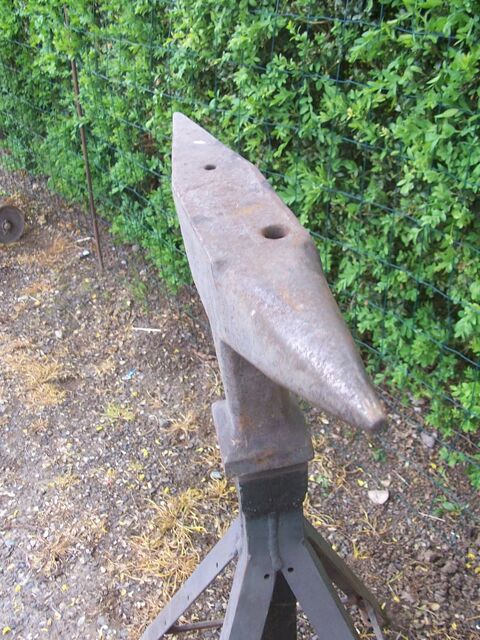 forge  et  enclume  180 Le Sequestre (81)