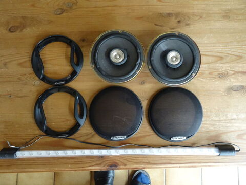 enceintes Pioneer et tube n�on 5 Merville (59)