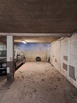  Parking / Garage  louer 14 m