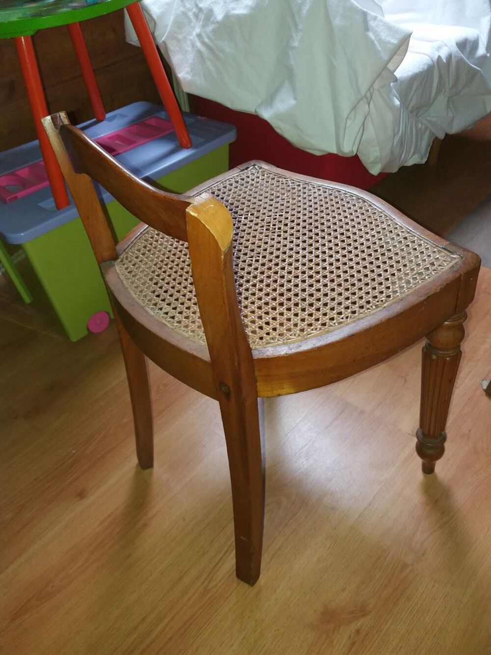Chaise canel&eacute;e Meubles