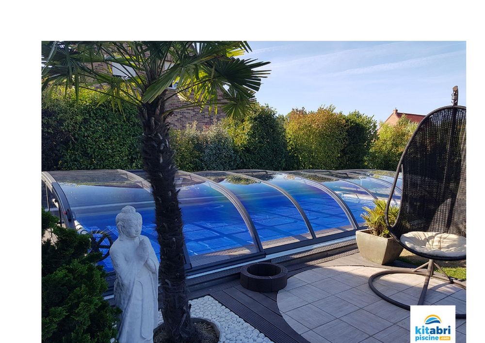 ABRI PISCINE NEUF coulissant 8,60 x 4,75?Prix 6900 � Sports