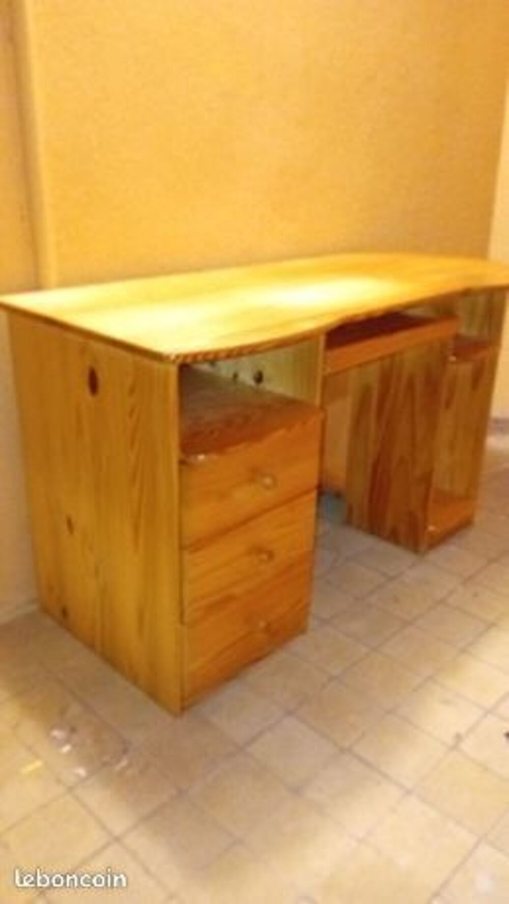 jolie bureau en pin Meubles