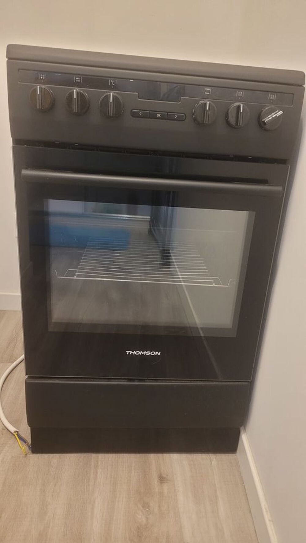 Cuisini&egrave;re vitroc&eacute;ramique Electroménager