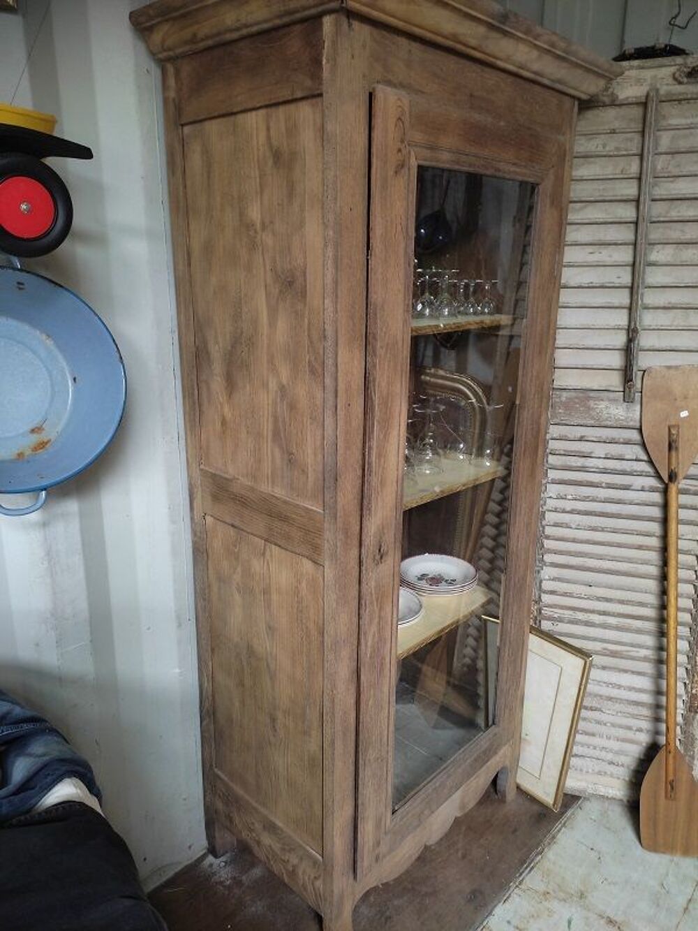 Meuble Armoire vitrine vitr&eacute; bois massif A&eacute;ro-gomm&eacute;e ancien Meubles