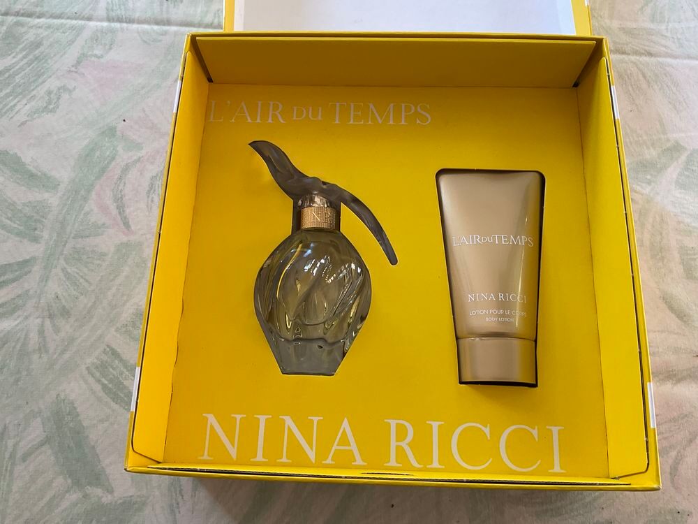 Nina Ricci l'Air du Temps coffret eau de toilette et cr&egrave;me 