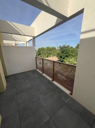 Appartement à louer 3 pièces 60 m²