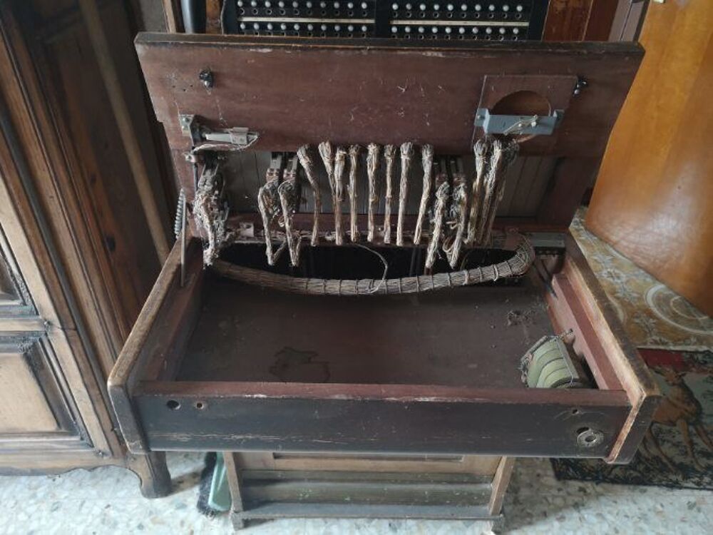 STANDARD TELEPHONIQUE TYPE PUPITRE
D&Eacute;BUT 1900 