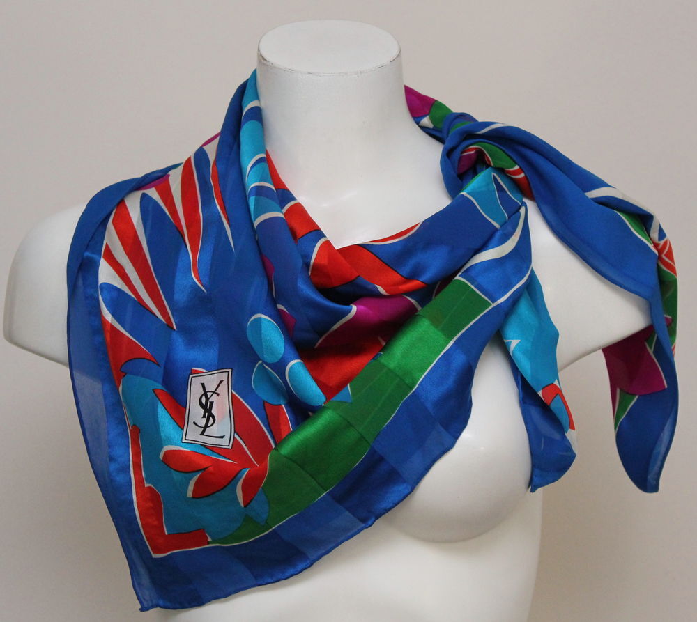 Foulard soie multicolore YVES SAINT LAURENT Vêtements