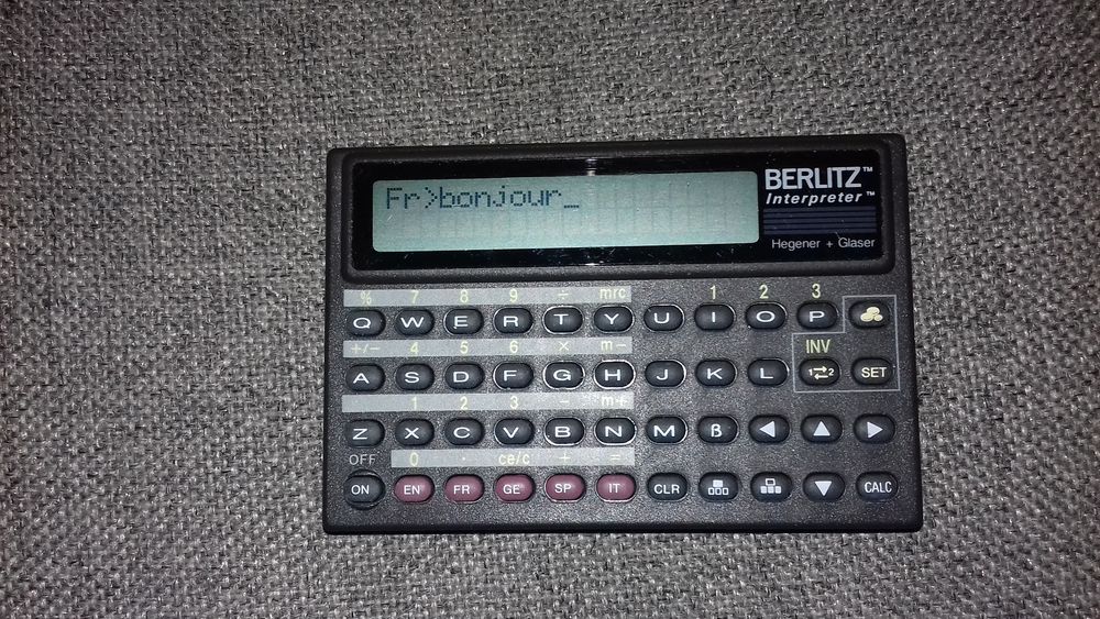 Interpr&eacute;teur Berlitz. 
Traducteur de voyage.
Cinq langues Matériel informatique