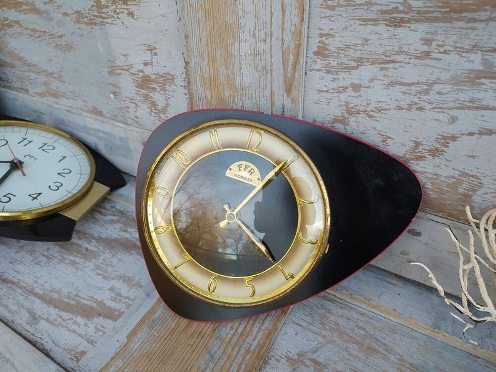 Pendule Murale Vintage FFR MORBIER Formica Noir 

