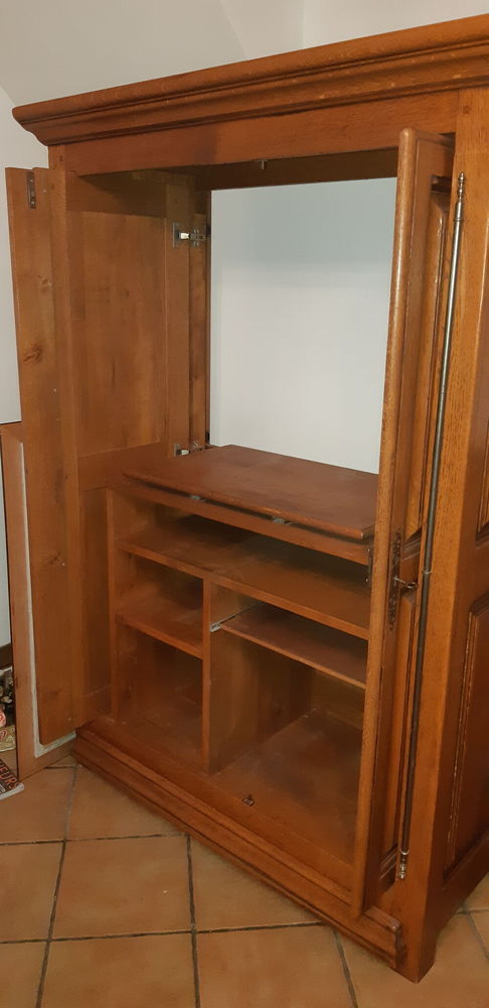 MEUBLE CH&Ecirc;NE MASSIF TV ET HI-FI Meubles