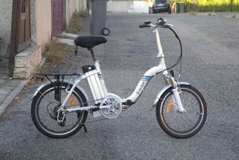 vélo électrique pliant.  450 Saint-Marcel-lès-Valence (26)