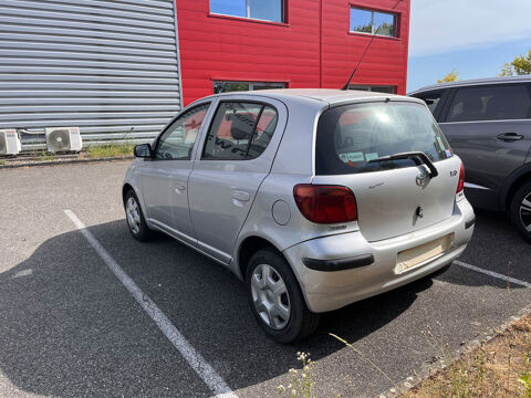 Toyota yaris 65 VVT-i Lin&eacute;a Luna