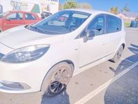 Grand Sc&eacute;nic III Grand Sc&eacute;nic TCe 130 Energy Bose 5 pl 2014 occasion 44130 Fay-de-Bretagne