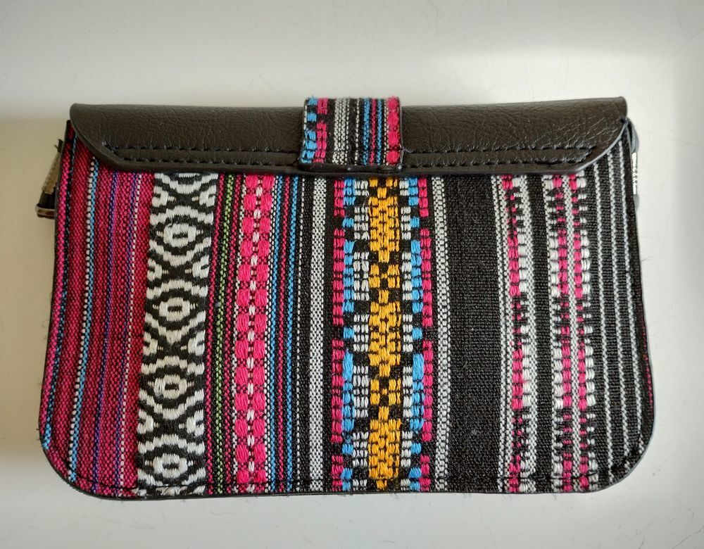 Sac &agrave; bandouli&egrave;re tissage indien Maroquinerie