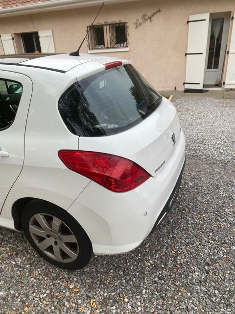 Peugeot 308 1.6 HDi 110ch FAP BVM5 BLUE LION Confort