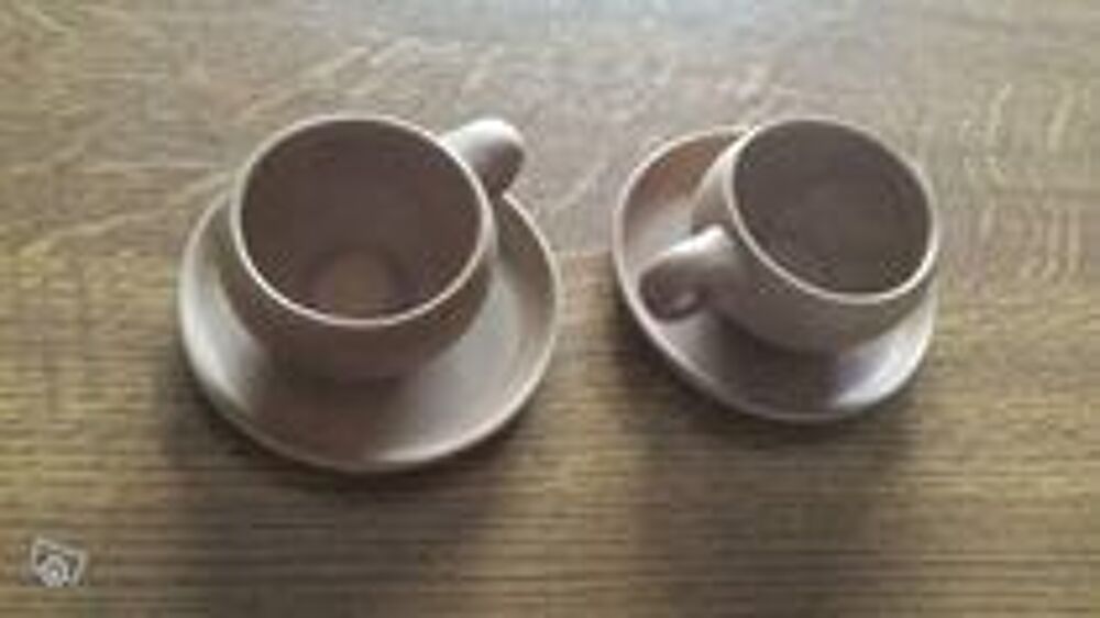 6 tasses et sous tasses en gr&egrave;s jamais servies Cuisine