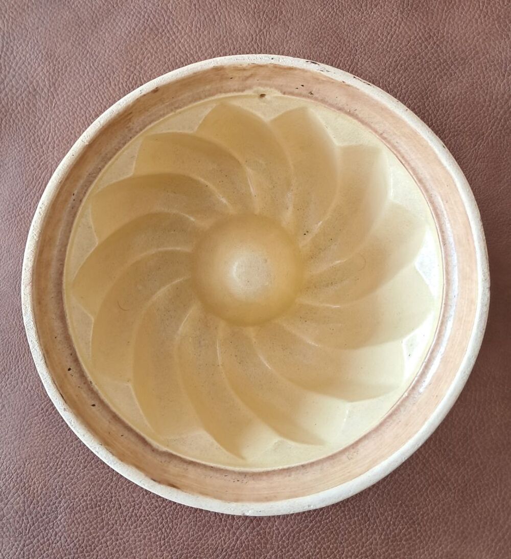 moule &agrave; g&acirc;teau kouglof alsacien en terre cuite &eacute;maill&eacute; Cuisine