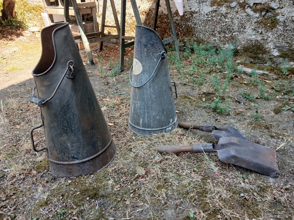 Seaux &agrave; charbon et leurs pelles Décoration