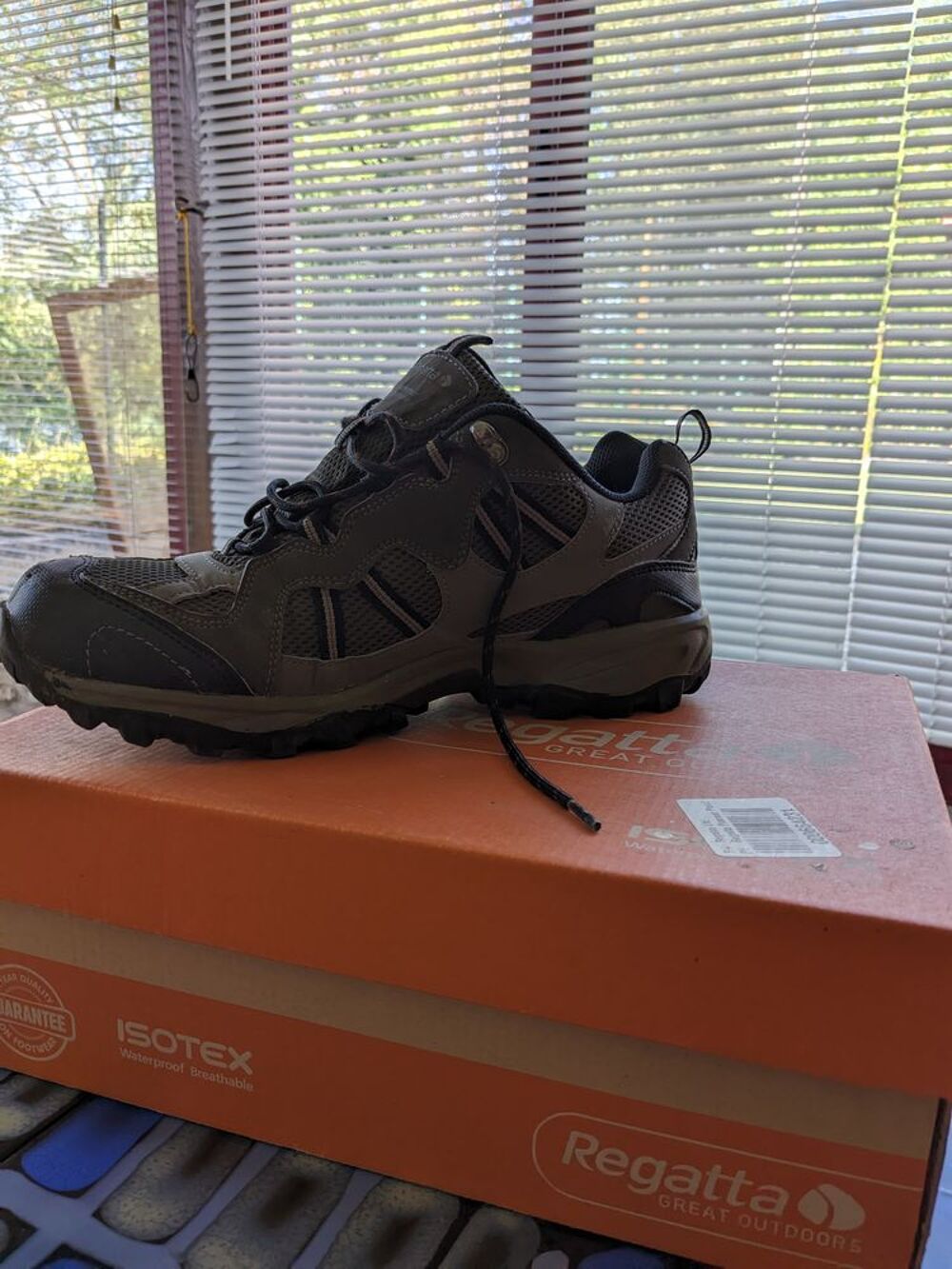 Chaussure de randonn&eacute;e Chaussures