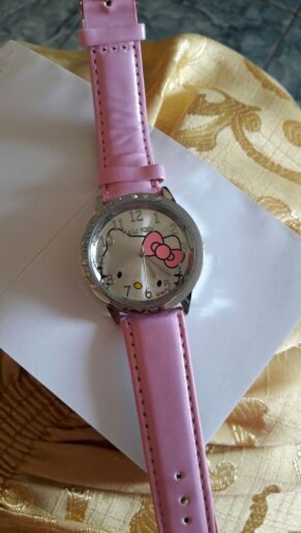 Montre Hello Kitty Neuve Bijoux et montres