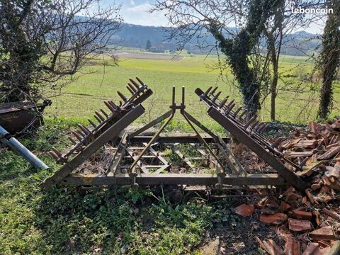 Mat&eacute;riel Agricole / Viticole Mat&eacute;riel Agricole / Viticole 1300 occasion Hauterives 26390