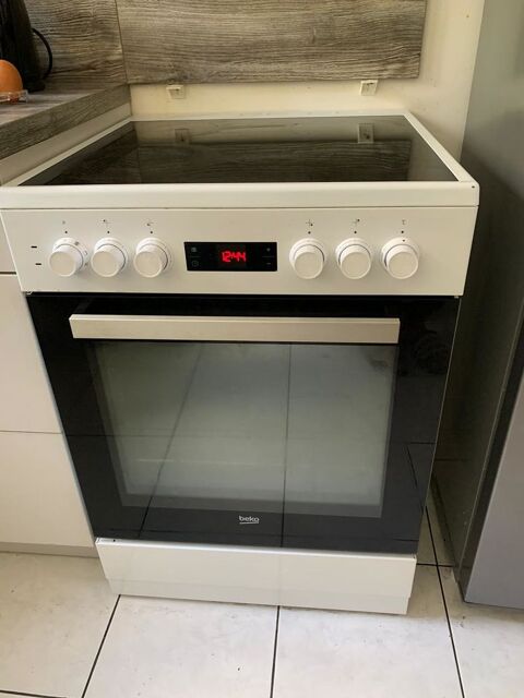 Cuisinire BEKO vitrocramique 120 Dammartin-en-Gole (77)