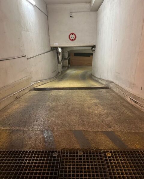  Parking / Garage  louer 12 m