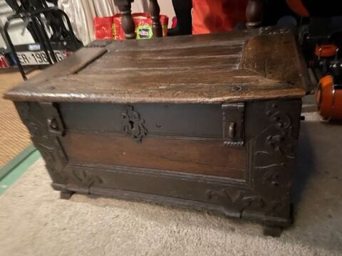 beau coffre ancien 60 Le Port-Marly (78)