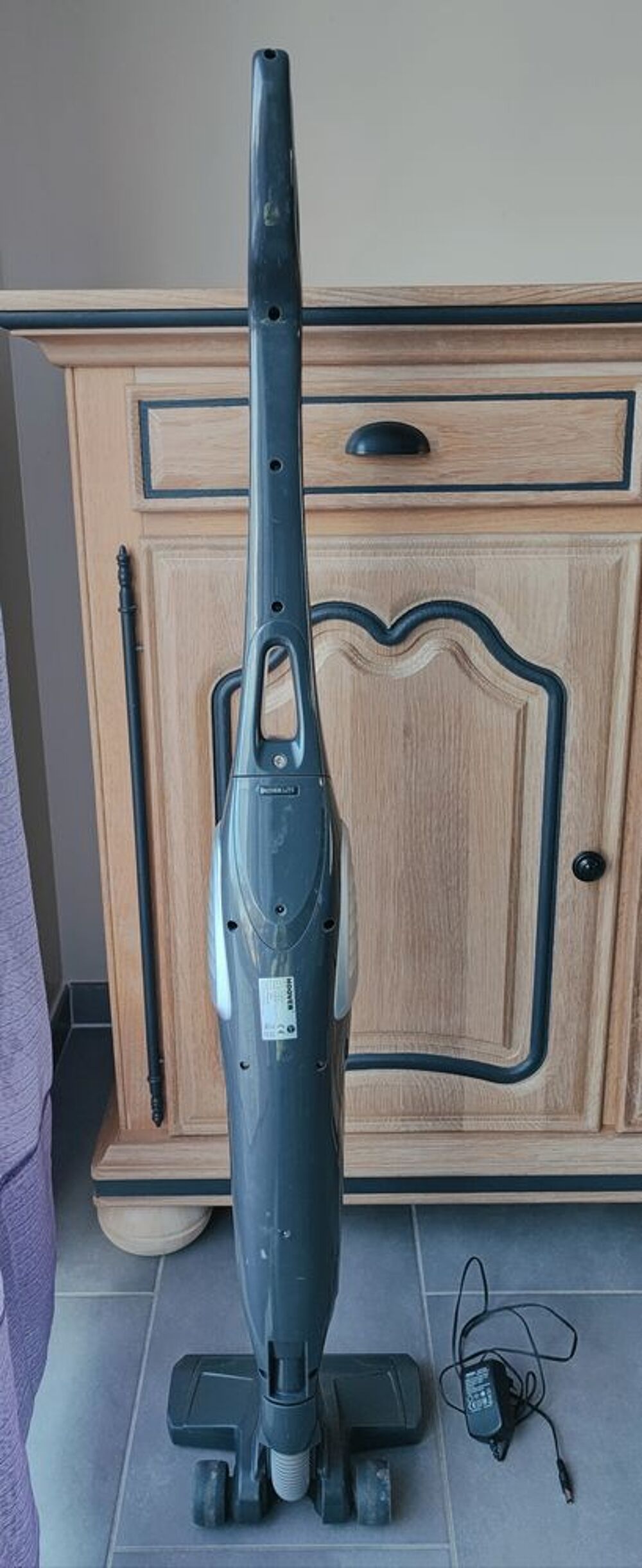? Aspirateur balai sans fil - Hoover ? Electrom�nager