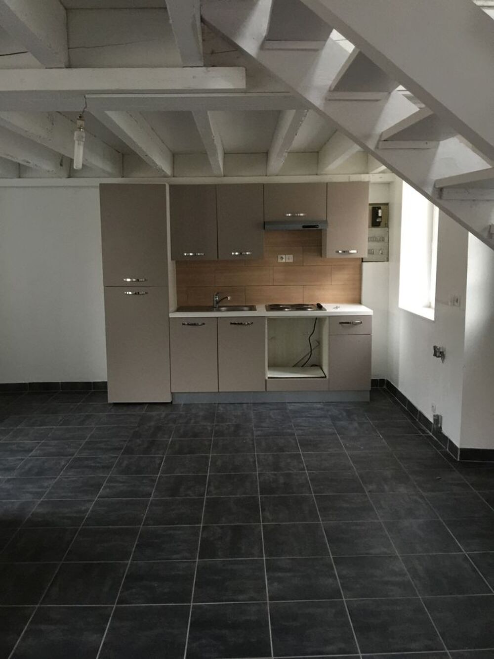 Location Maison Maison  3 niveaux possibles bail mixte 900€ Saint-pierre-lès-nemours