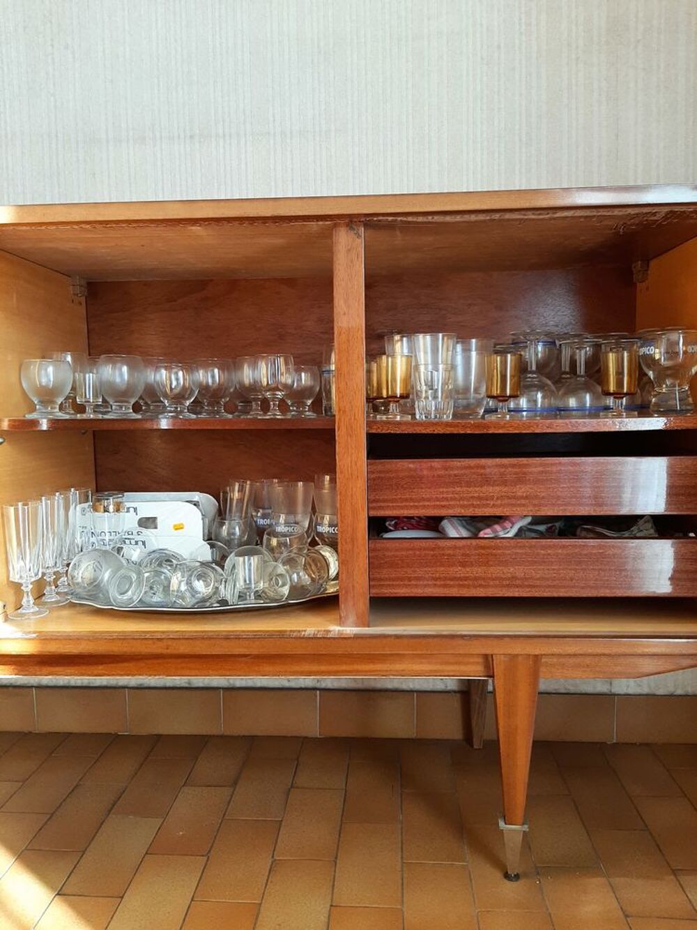 ENFILADE vintage en vernis polyester Meubles