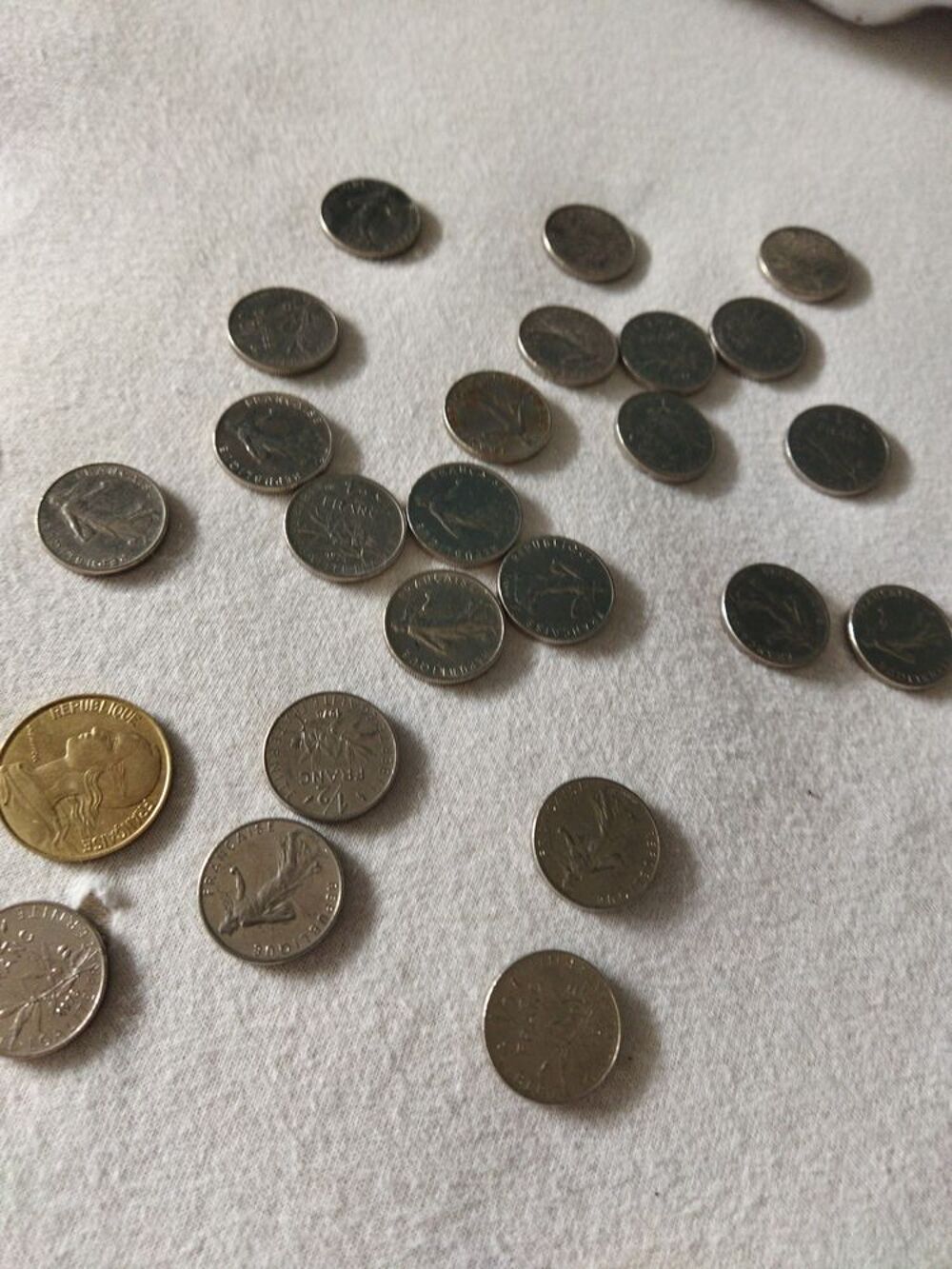 Bonjour plusieurs pi&egrave;ces de 50 centimes en franc
Prix &agrave; voir 