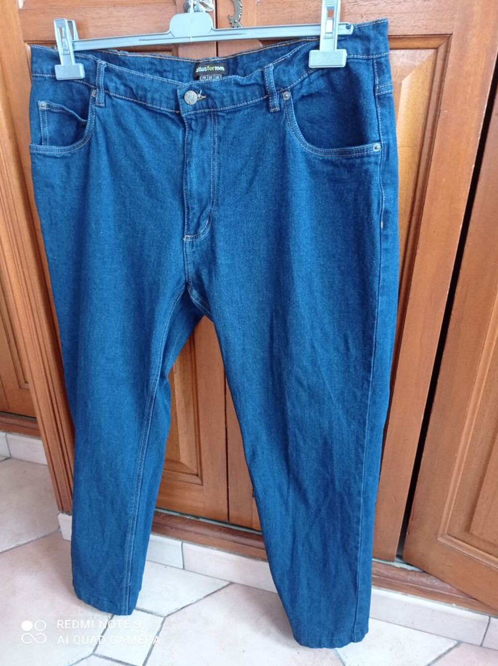 2 jeans neufs Vtements