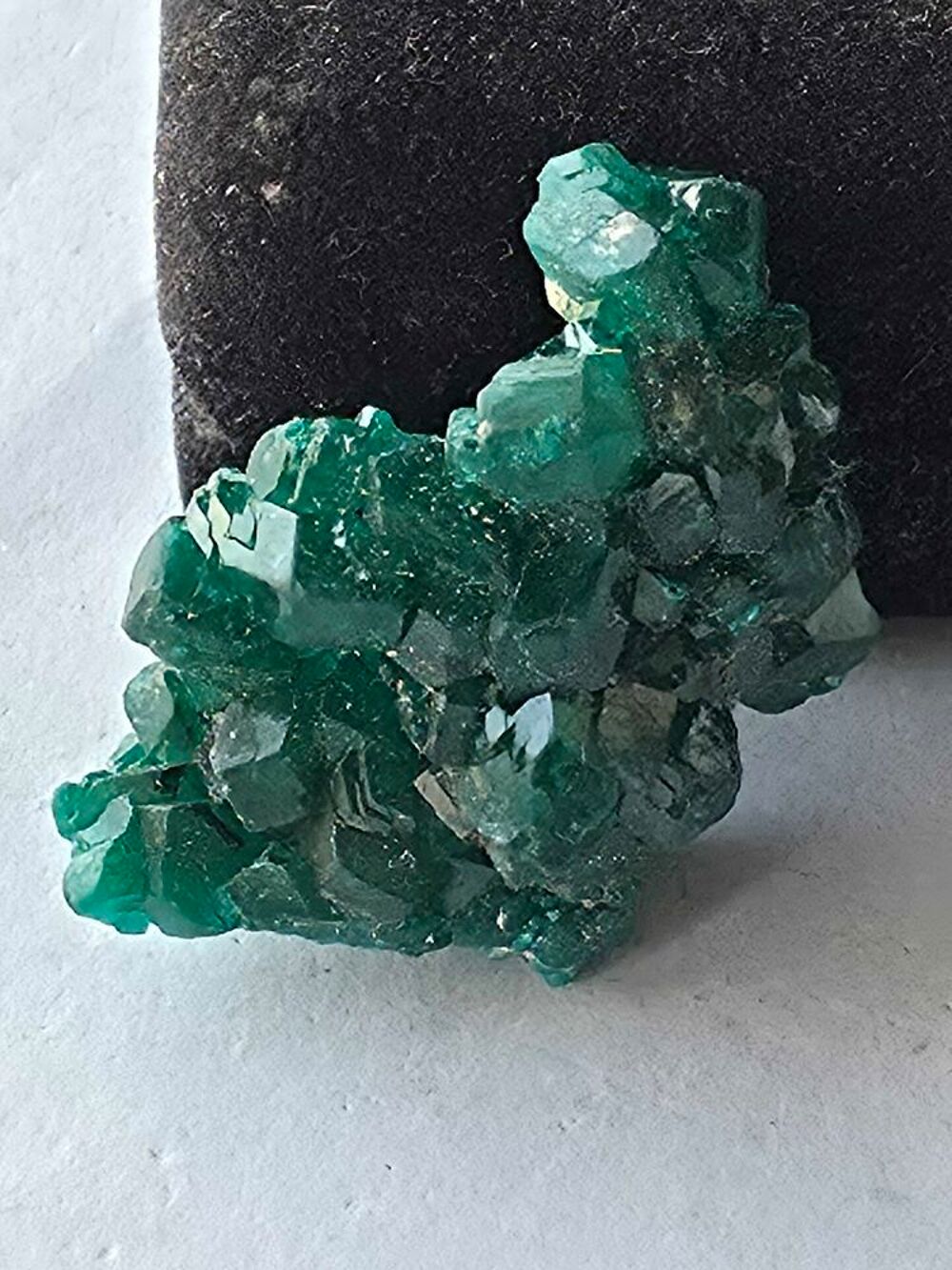 Sp&eacute;cimen Dioptase Vert Emeraude Intense-Cristal Brut 
