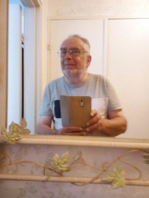 cherche travail de gardiennage ou autre
avec ménage . 0 51100 Reims