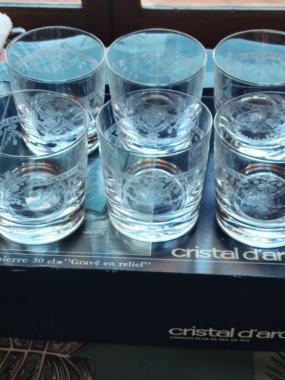 6 verres en " Cristal D'arques" grav&eacute; en relief. Cuisine