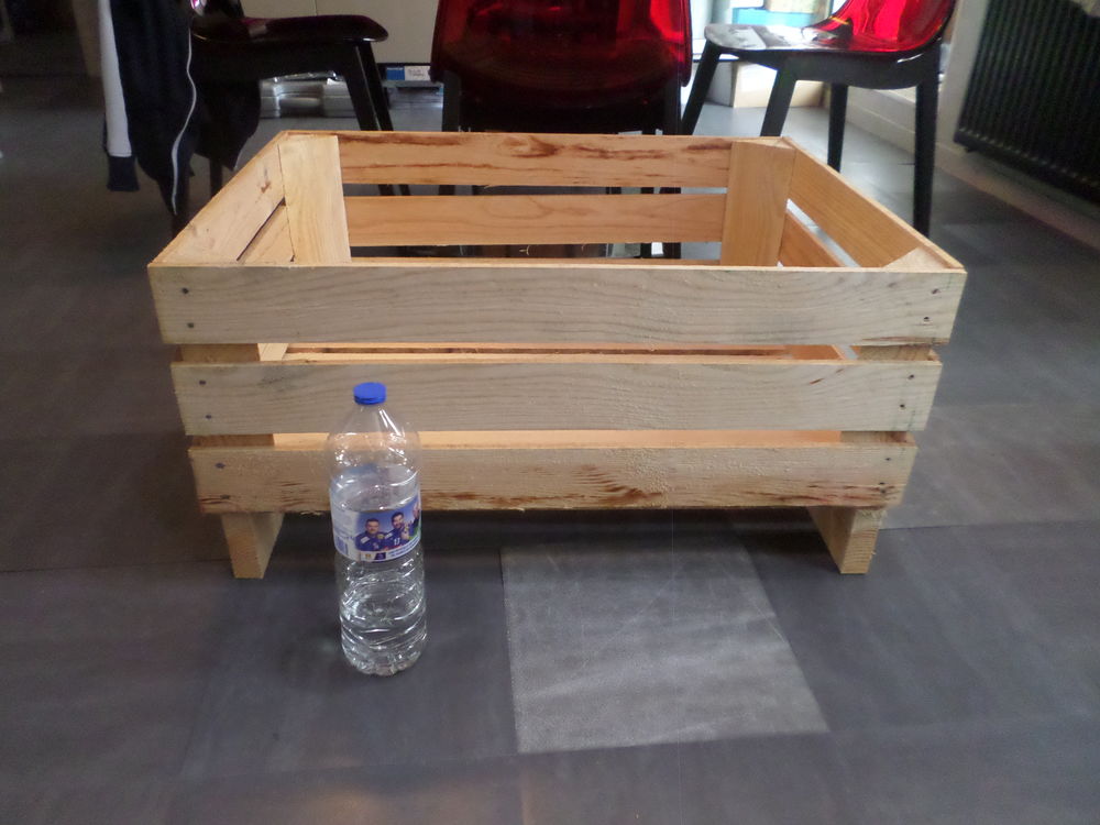 CAISSE EN BOIS JARDINERIE. jardini&egrave;re
Jardin