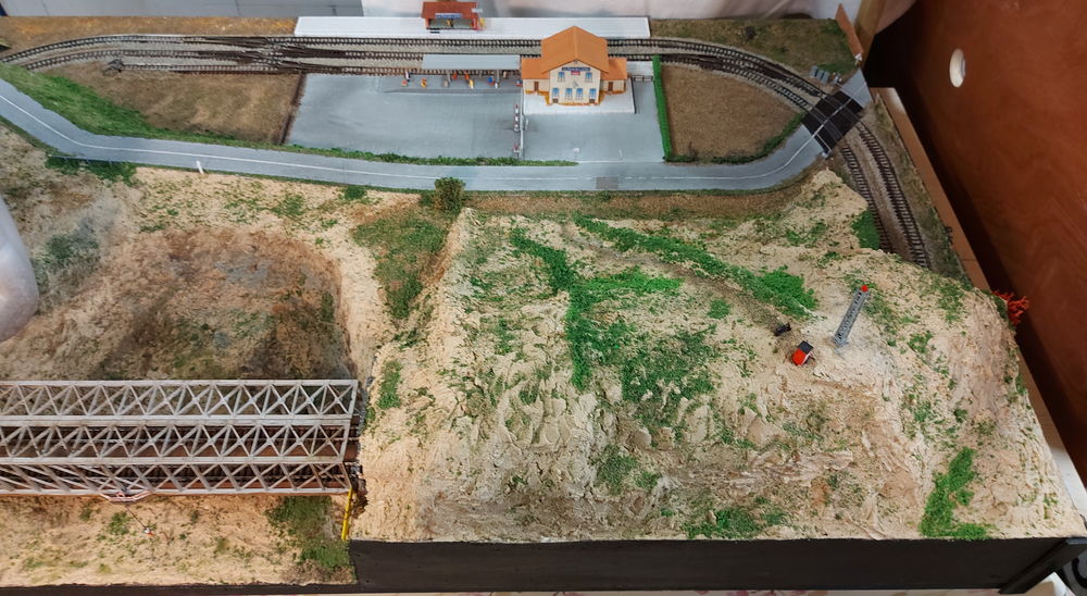 R&eacute;seau ferroviaire &eacute;chelle N analogique de 0m85 par 1m10 Jeux / jouets
