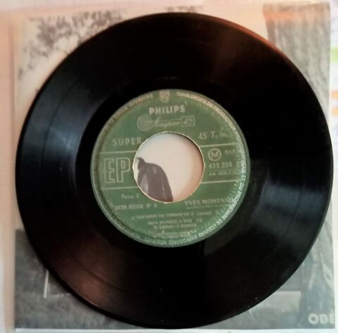 YVES MONTAND / 2 X DISQUES VNYL 45 TOURS / 2 Pont-Audemer (27)