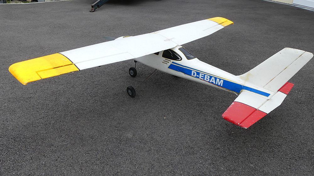 Avion mod&eacute;lisme Magister de Multiplex radio Graupner MC-19 Sports