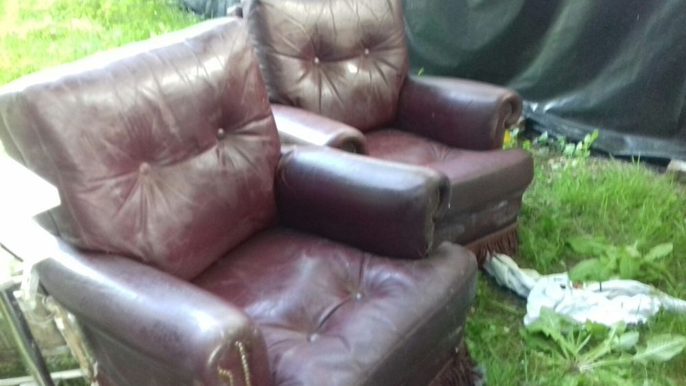 canap&eacute; 2 fauteuils cuir Meubles