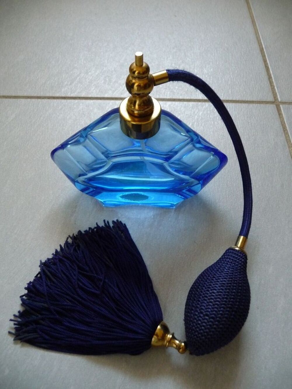 Vaporisateur en v&eacute;ritable cristal bleu 24 % pbo - Neuf Décoration