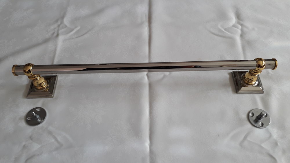 Porte serviette nickel plaqu&eacute; or
Décoration