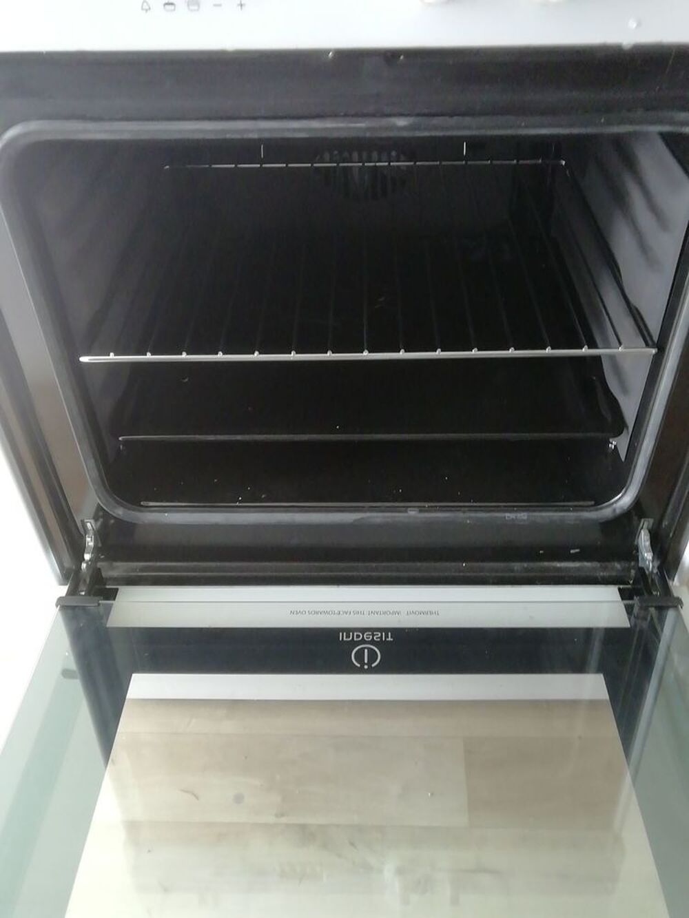 Gazini&egrave;re :Four &eacute;lectrique et plaque de cuisson &agrave; induction
Electroménager