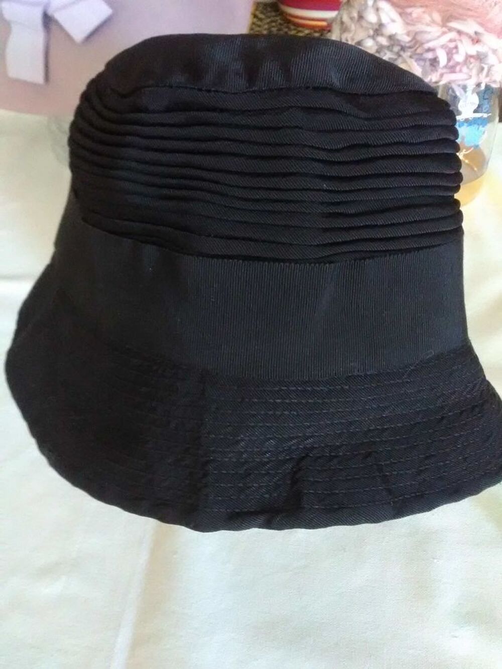 Chapeaux pour Dames (5) / &agrave; l'unit&eacute; Vêtements